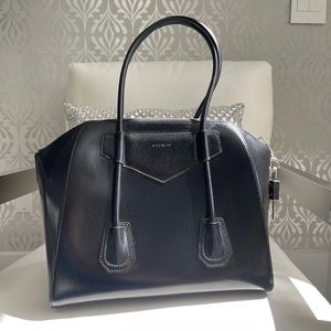 AUTHENTIC GIVENCHY Medium Box Calf Antigona Lock Bag with Tags